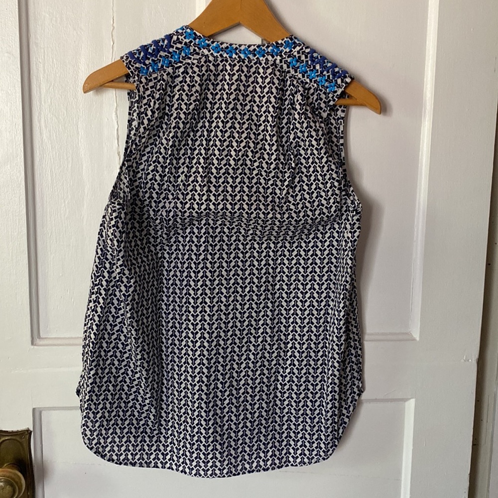 J. Crew Sleeveless Blouse size 4 - Picture 4 of 5